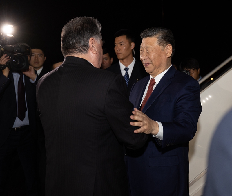 習(xí)近平抵達(dá)杜尚別開始對塔吉克斯坦進(jìn)行國事訪問「相關(guān)圖片」